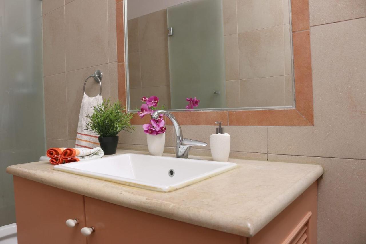 Modern Chic Apartment, Corfu Town Buitenkant foto